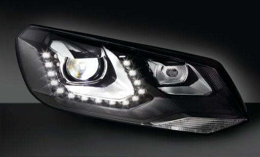 Farol de xênon com feixe de iluminação alto sem encandeamento (vCOL – linha de corte adaptável vertical), VW Touareg